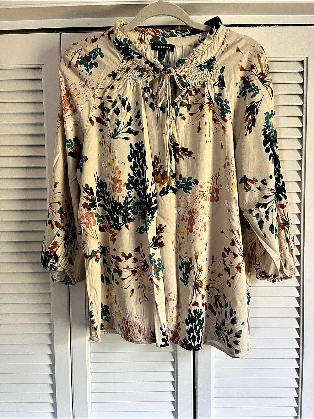Tribal Floral Blouse in Cream Size Large